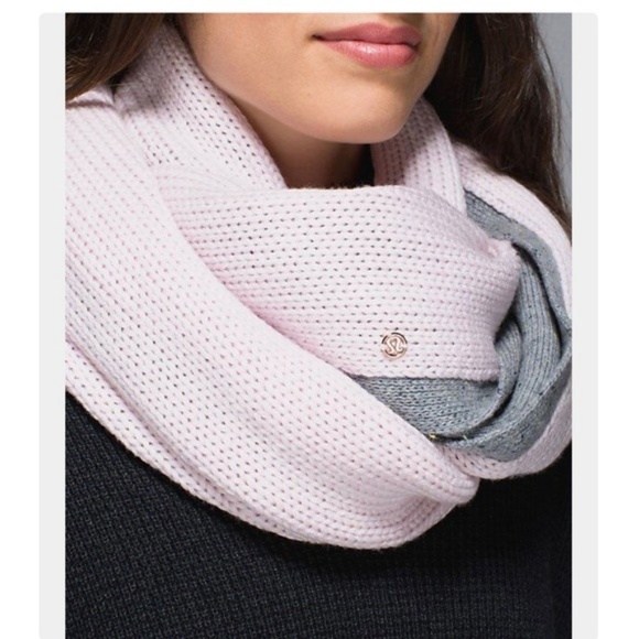 lululemon athletica Accessories - Lululemon Blissed Out Circle Scarf Reversible Knit